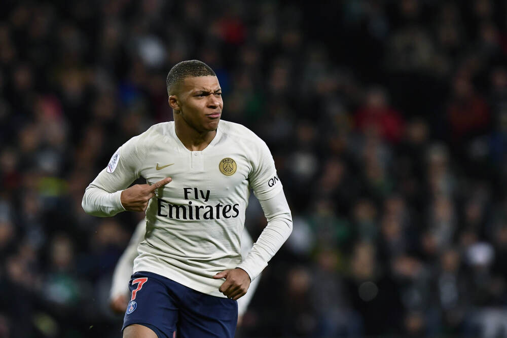 日本政坛将迎首位女首相